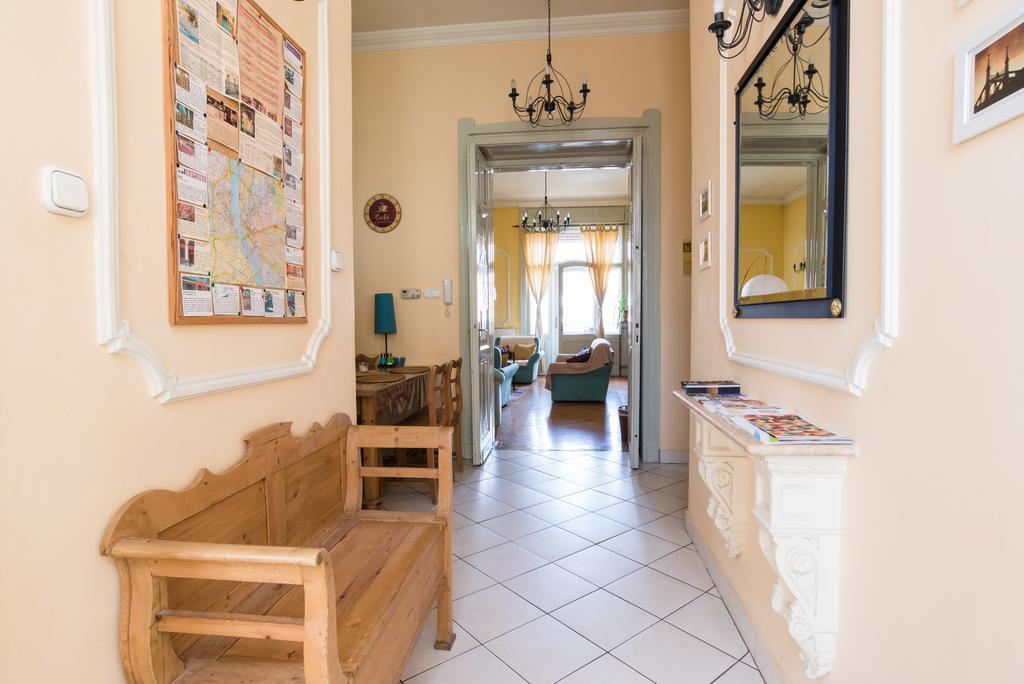 Downtown Oasis Albergue Budapest Exterior foto